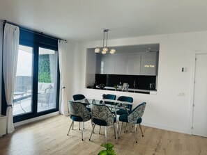 Dining - Luxurious apartment in the center of Malaga, 17th floor (Málaga)