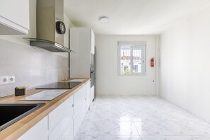 Fridge, oven, stovetop, dishwasher - A&N Villa Natasha (Algarrobo Costa)
