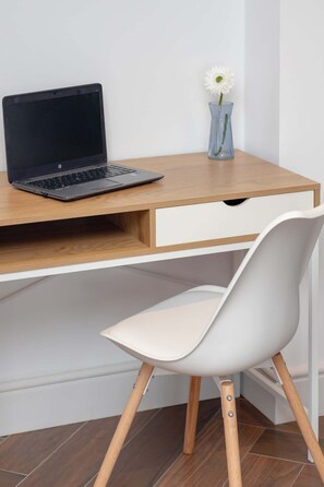 Unclassified image, 4 of 23, button