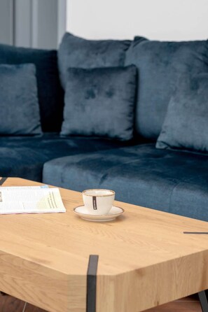 Unclassified image, 2 of 23, button