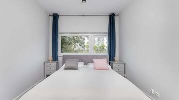 1 bedroom, desk, iron/ironing board, WiFi