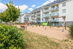 Children’s area - Niepołomicka 47 | Spacious Apartment | Parking (Gdansk)