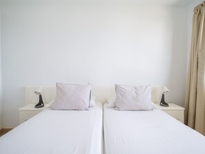 2 habitaciones, tabla de planchar con plancha y wifi gratis 