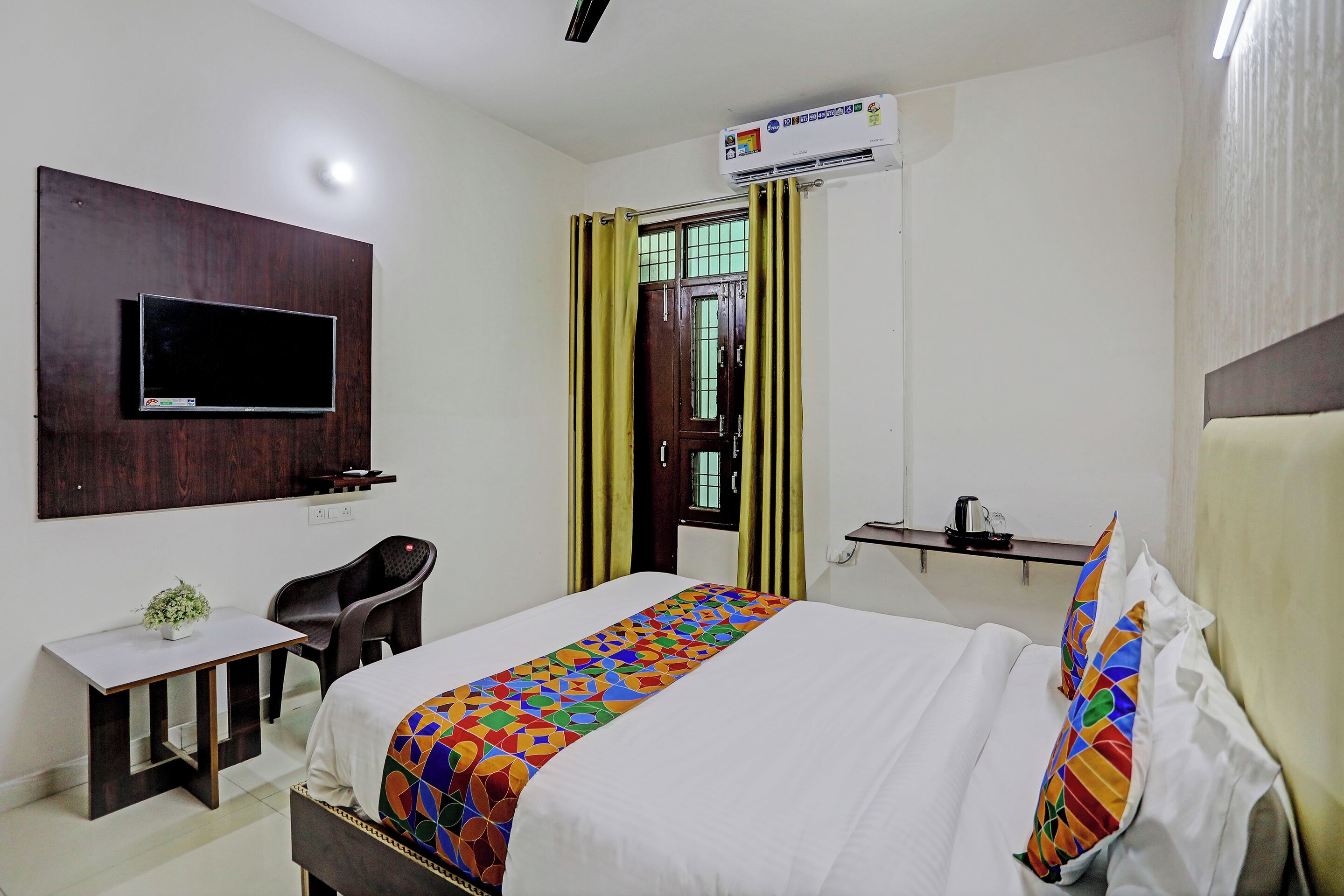 Photo - Shree Hotel