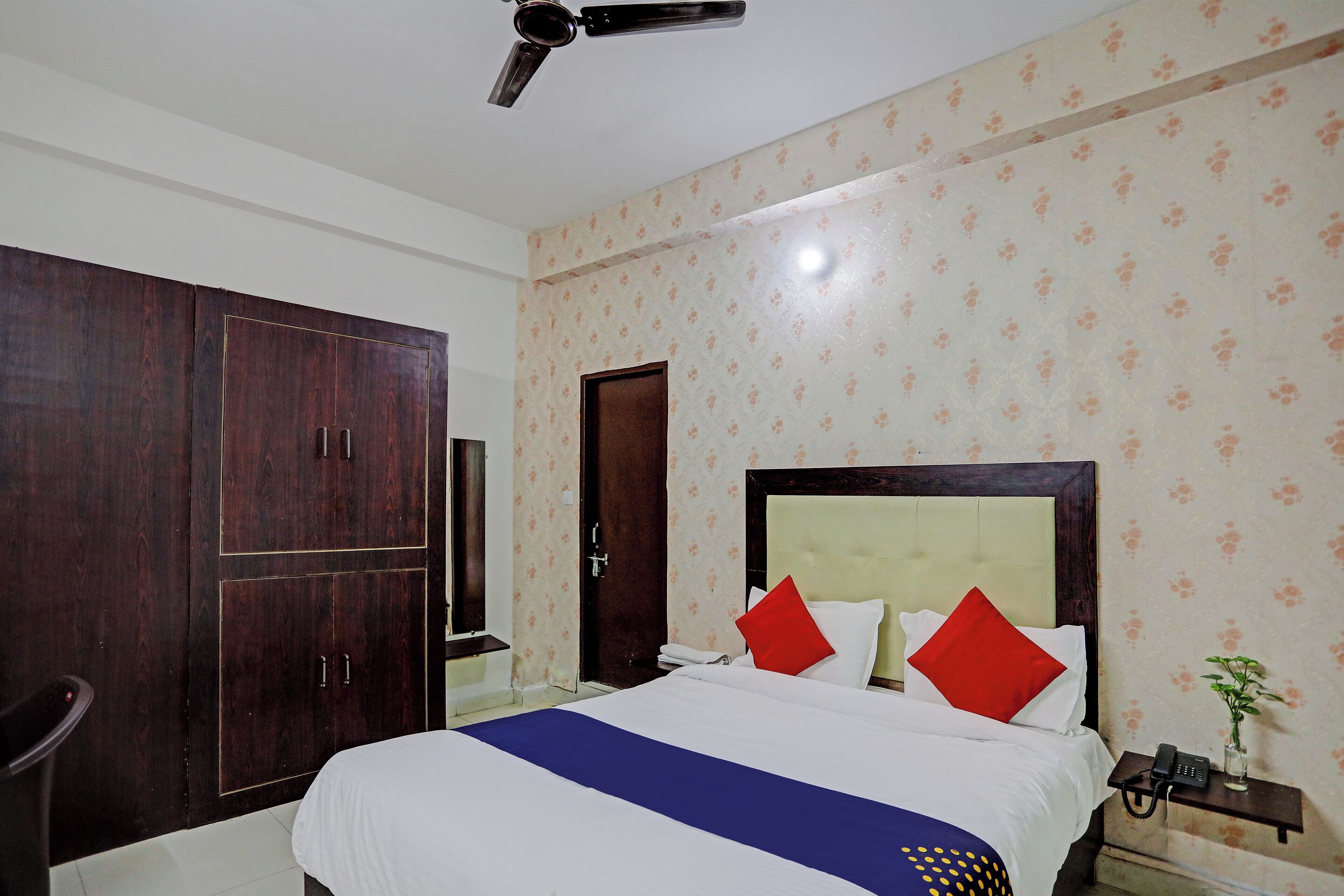 Photo - Shree Hotel