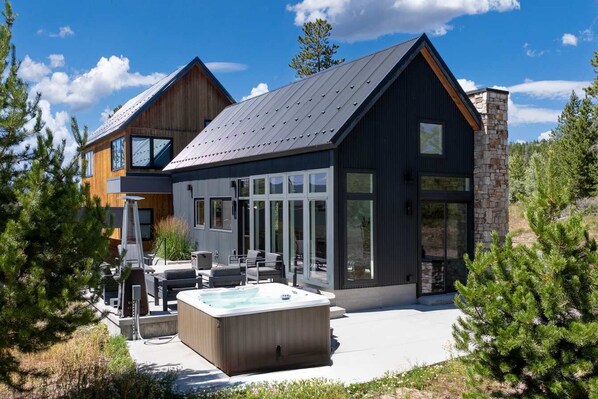 Terrace/patio - Mountain Modern Villa- Comfort and Space for All- Top of the Hill! (Tabernash)