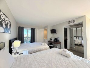 Strykejern/-brett, reiseseng for barn, wi-fi og sengetøy