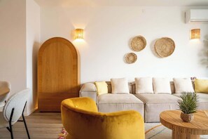 Téléviseur, bureau