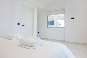 2 bedrooms, iron/ironing board, free WiFi