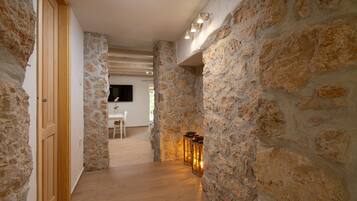 Family House, Multiple Bedrooms, 2 Bathrooms, Mountainside (Casa Di Nika private heated pool and) | Interior