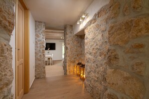 Family House, Multiple Bedrooms, 2 Bathrooms, Mountainside (Casa Di Nika private heated pool and) | Interior