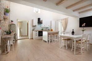 Family House, 2 Bedrooms, 2 Bathrooms, Mountainside (Casa Di Nika private heated pool and) | Dining - Casa Di Nika Private Heated Pool and Jacu (Vinodol)