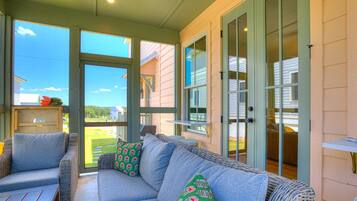 TV, lareira, escritórios