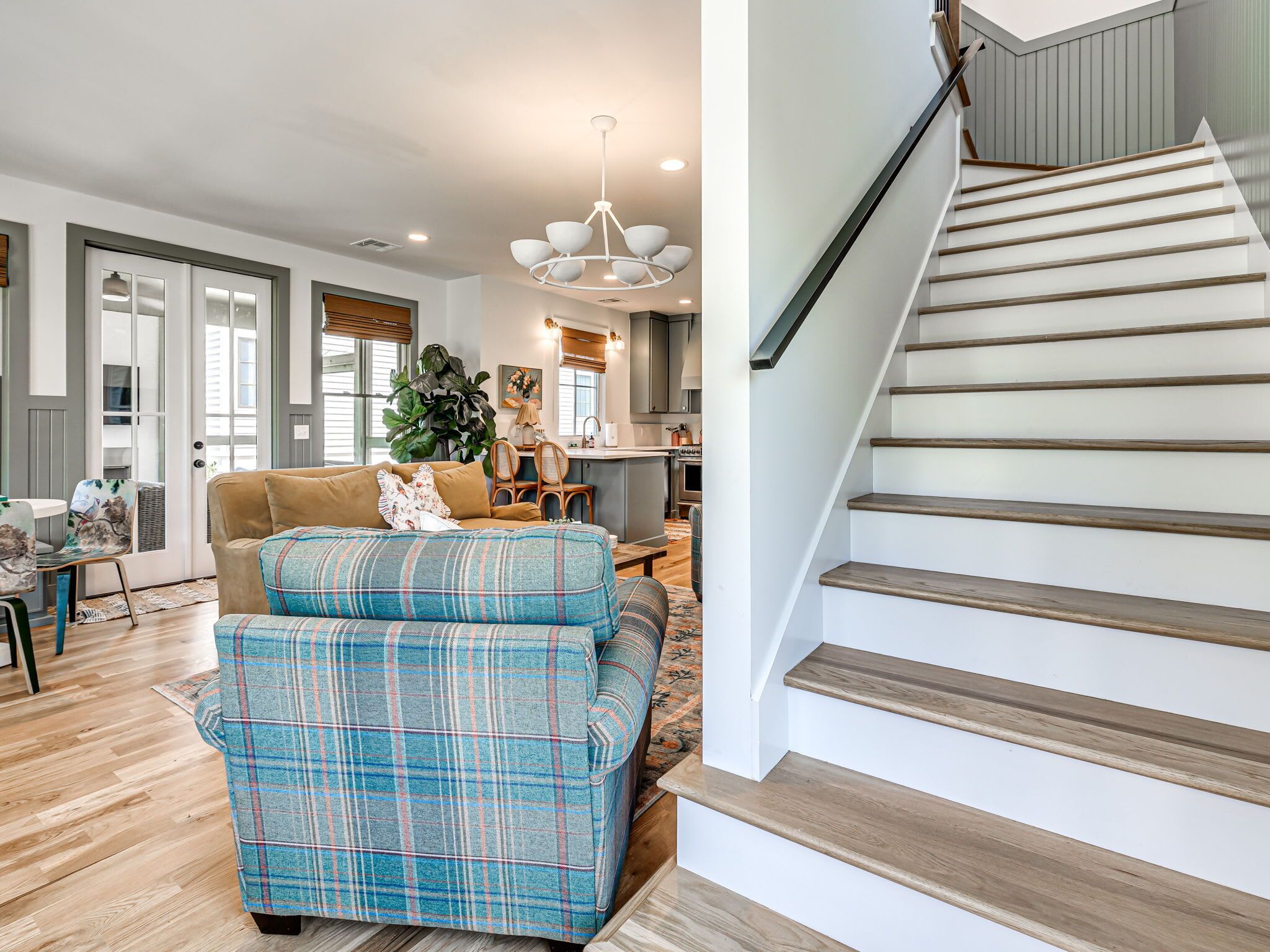 Televisio, takka, työhuone