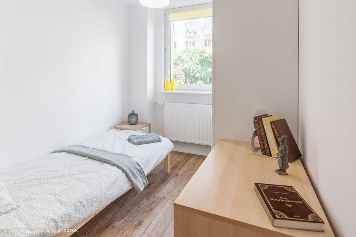 Habitación básica | Tabla de planchar con plancha y wifi gratis