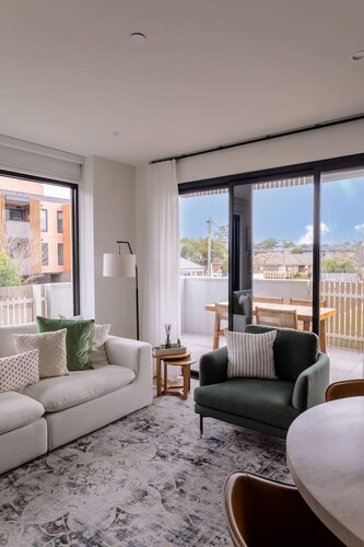 Modern apartment with Park views in Cheltenham