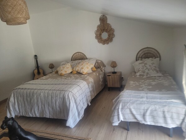 3 bedrooms, iron/ironing board, travel cot, free WiFi