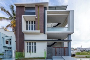 Mặt tiền nơi lưu trú