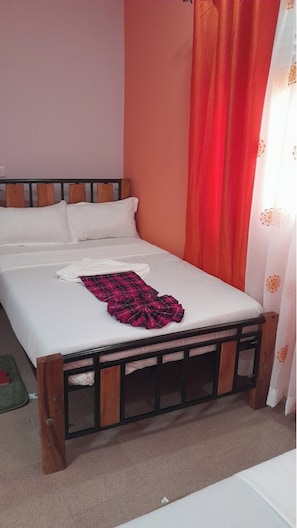 Standard Double Room | Desk, free WiFi