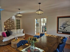 Interior - Four-bedroom house with city view in Central Canberra (Ainslie)