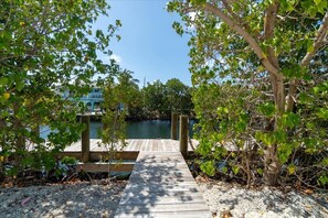 Property grounds - Blue Bungalow New Listing Canal Front Dock Pool (Marathon)