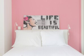 1 bedroom, iron/ironing board, WiFi, bed sheets - Chic 1BD Flat in the Heart of Islington! (Greater London)