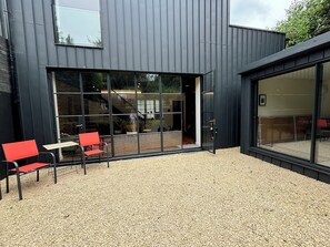 Terrace/patio - Industrial Chic 1BD Stable Conversion, Kings Cross (London)