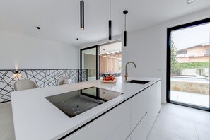 Fridge, microwave, oven, dishwasher - MGH Luxury - Corte Garden Bardolino 34 (Bardolino)