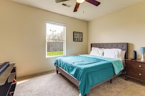Apartment (2 Bedrooms) | Interior - 4 Mi to Dtwn Dayton: Convenient Condo w/ Grill (Dayton)