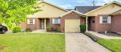 Apartment (2 Bedrooms) | Front of property