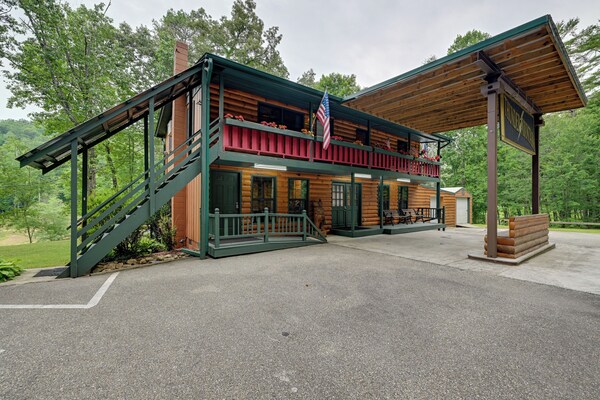 Robbinsville Apt In Converted Gas Station - Robbinsville, NC