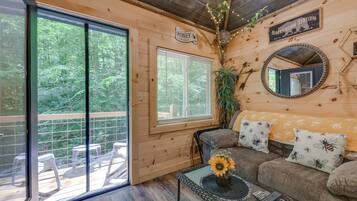 Apartment (0 Bedroom) | Interior