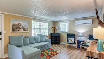 House (1 Bedroom) | Interior