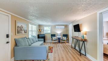 House (1 Bedroom) | Interior