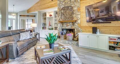 Lakefront Gem: Hot Tub, Boat Launch Near Greenwood