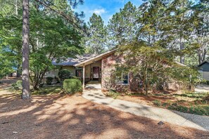 House (3 Bedrooms) | Front of property - Charming Pinehurst Getaway w/ Golf Course View! (Pinehurst)
