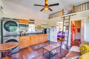 House (1 Bedroom) | Interior