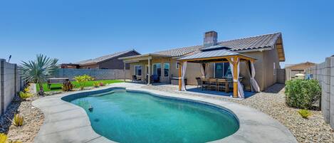 Fachada de la propiedad