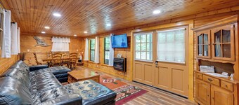 6 Mi to Town: Robbinsville Apt w/ Deck & Grill