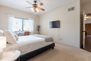 2 bedrooms, desk, iron/ironing board, free WiFi