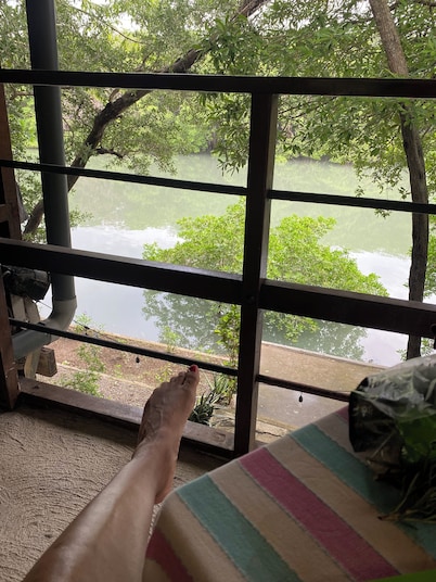 Beautiful 5-bedroom lodge in Cuajiniquil with WiFi and Spa facial & body