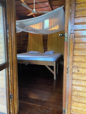 5 bedrooms, iron/ironing board, WiFi, bed sheets - Beautiful 5-bedroom lodge in Cuajiniquil with WiFi and Spa facial & body (Cuajiniquil)