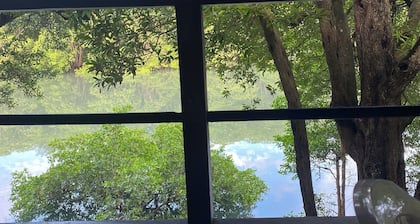 Beautiful 5-bedroom lodge in Cuajiniquil with WiFi and Spa facial & body