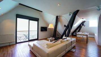 Télévision, chaîne hi-fi