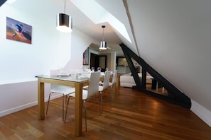 Dining - L'Attik, superbe appartement pour 5 personnes (Duingt)
