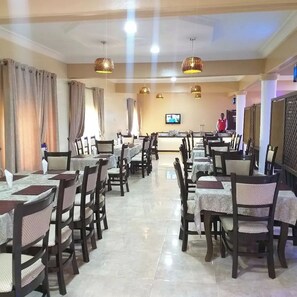Restaurant - Dolly Hills Hotel (Onitsha)