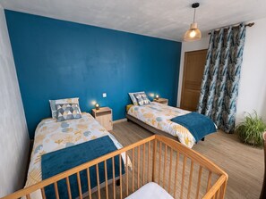 2 bedrooms, free WiFi, bed sheets
