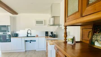 Fridge, microwave, oven, dishwasher