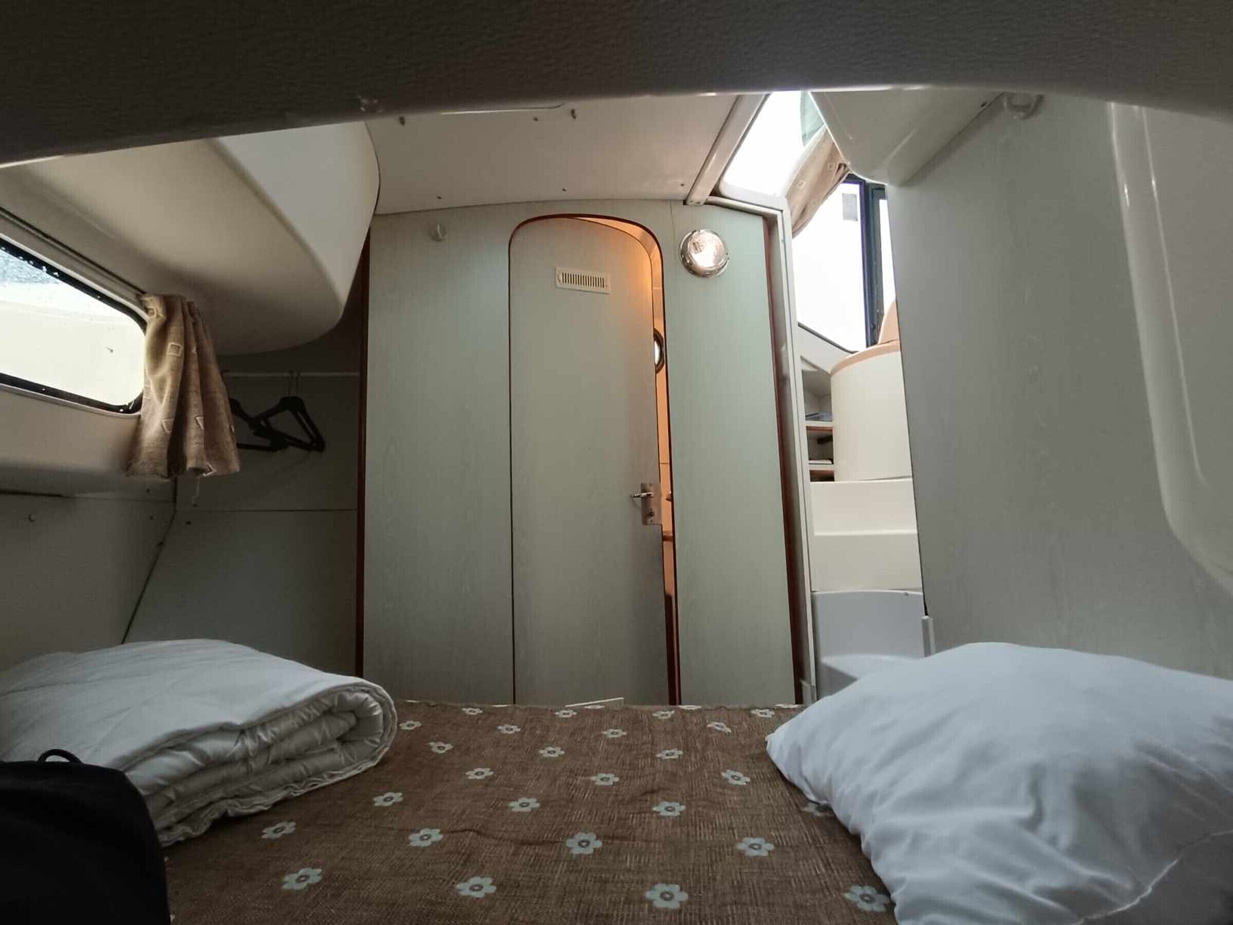 2 間睡房、床單