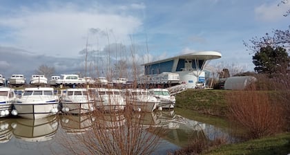 Séjour unique sur Pénichette à Pontailler-sur-SaÎne
